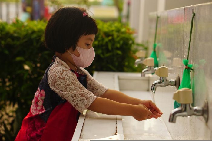 child-g4392ef203_1280